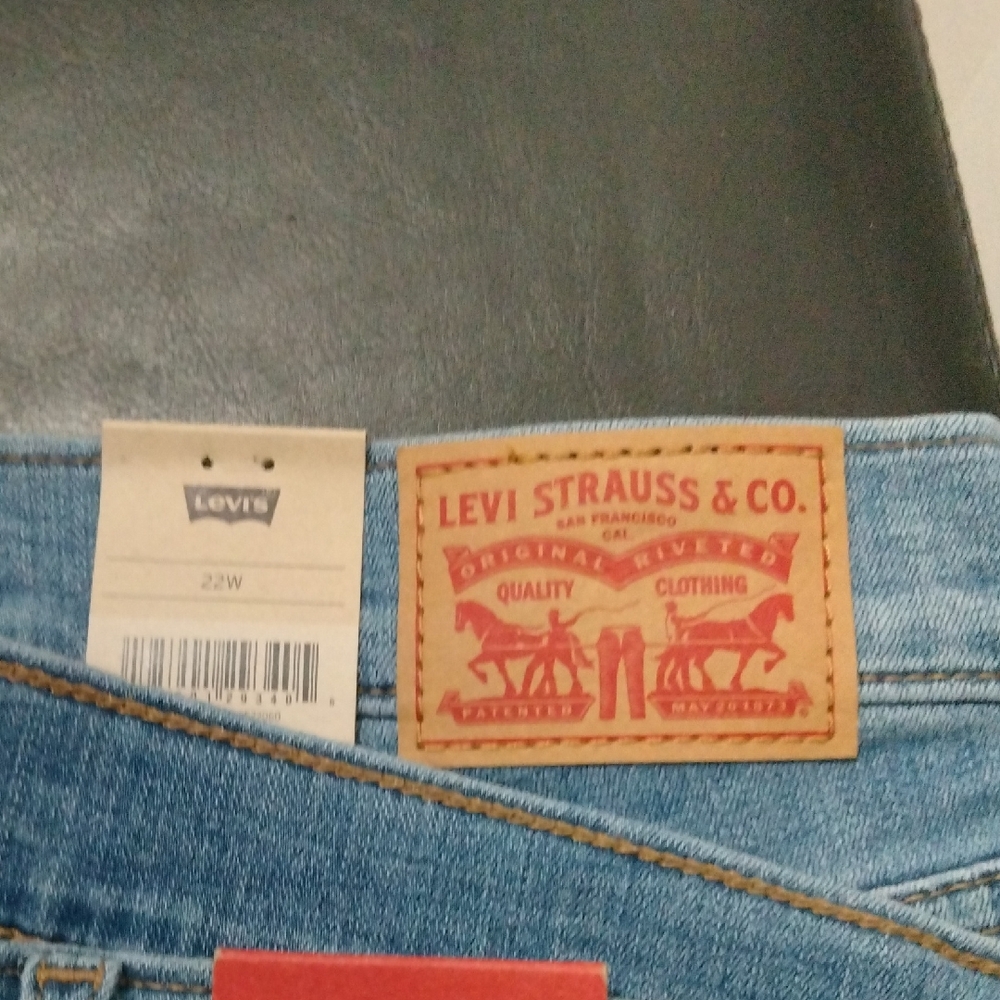 Levi's Classic Bermuda Shorts
